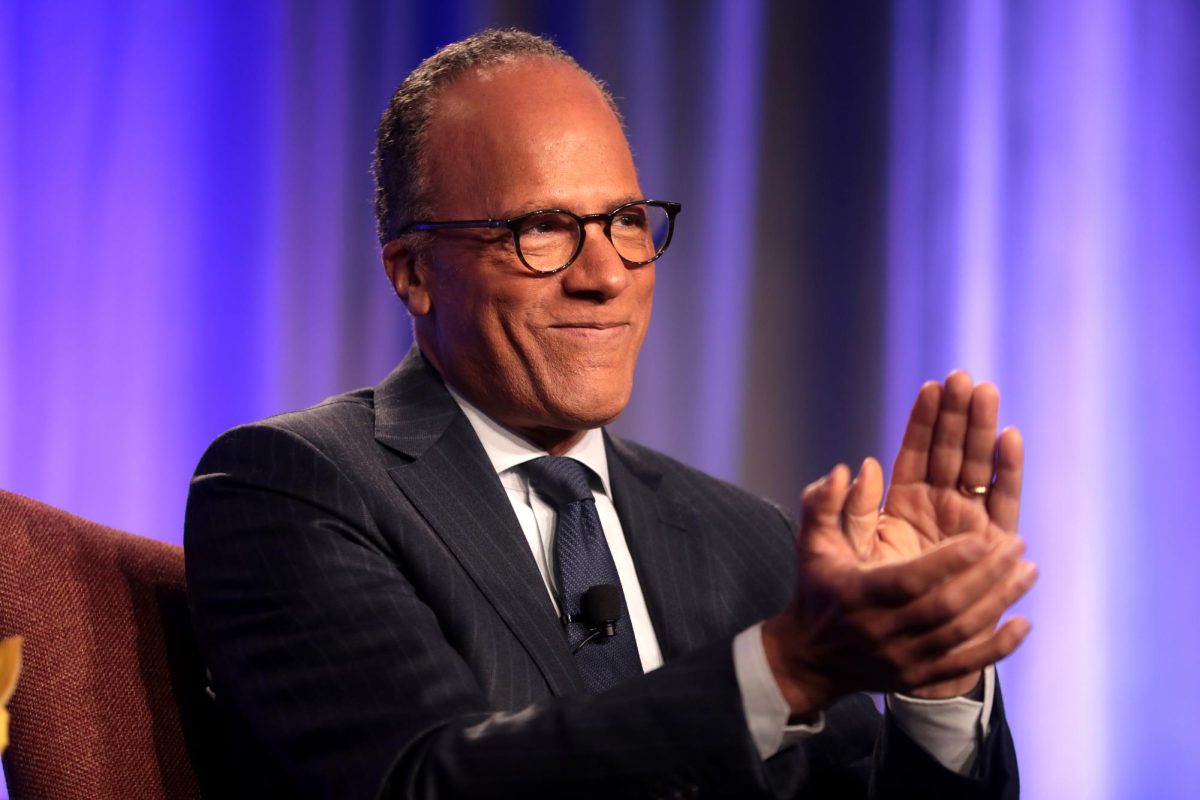 Lester Holt at the 36th Annual Cronkite Award Luncheon. Attribution-ShareAlike (CC BY-SA 2.0). 