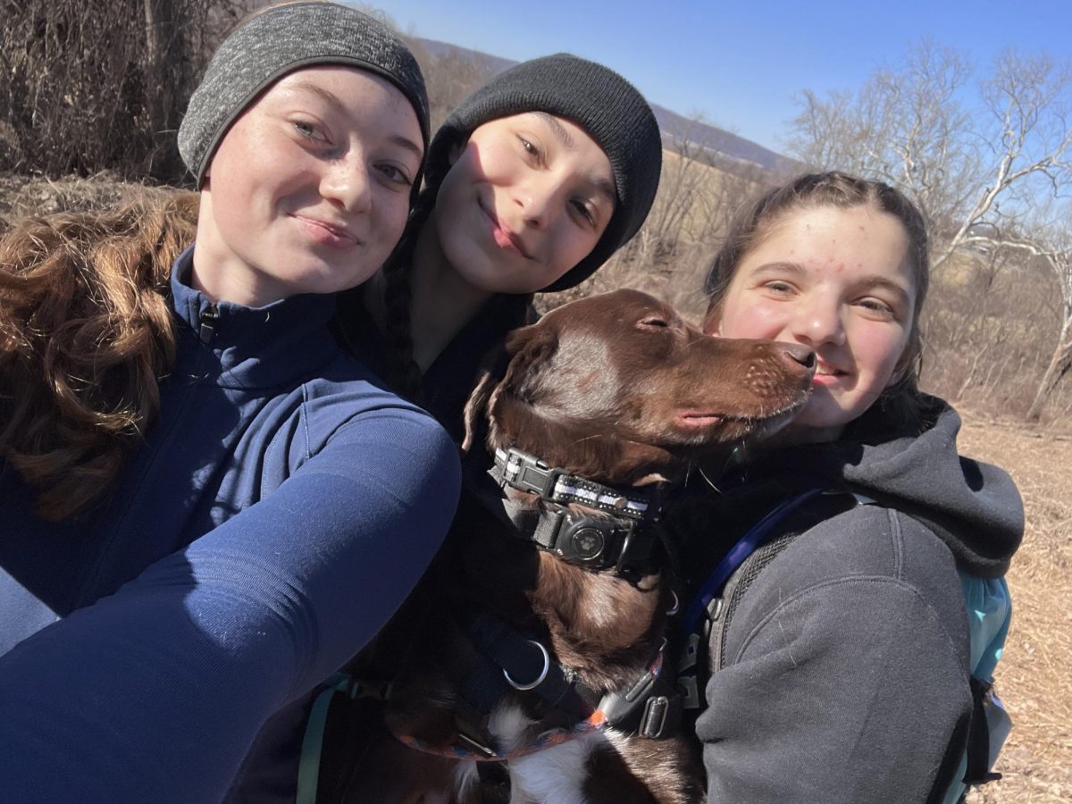 Lillian Cheesman, Katie Parry, Jossalyn Henry, and Phoenix. Photo used with permission from Mr. Jeremy Johnson.