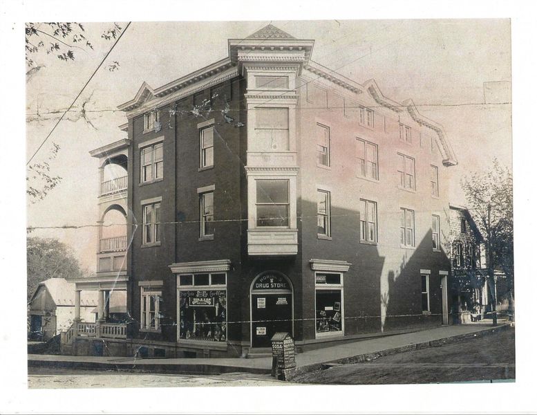 777px-Horine's_Drug_Store_located_at_South_Maple_and_East_Potomac_St.,_about_1915