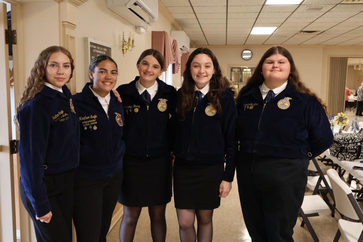 More FFA group members. From left to right Kailey Clark, Autumn Curry, Jossalyn Henry, Atley Shafer, and Victoria Christman. 