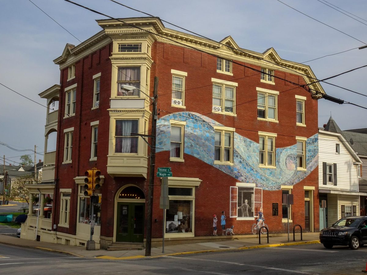 Horine building as of May 1, featuring a mural added in 2015.